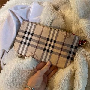 burberry pouch